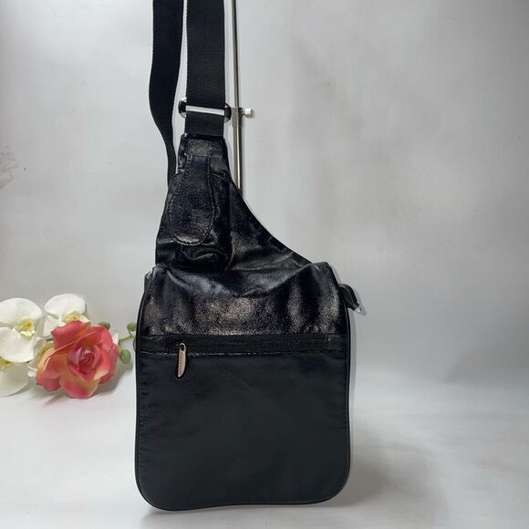 NEW! Travelon Leather Sling Bag Black - Picture 1 of 10
